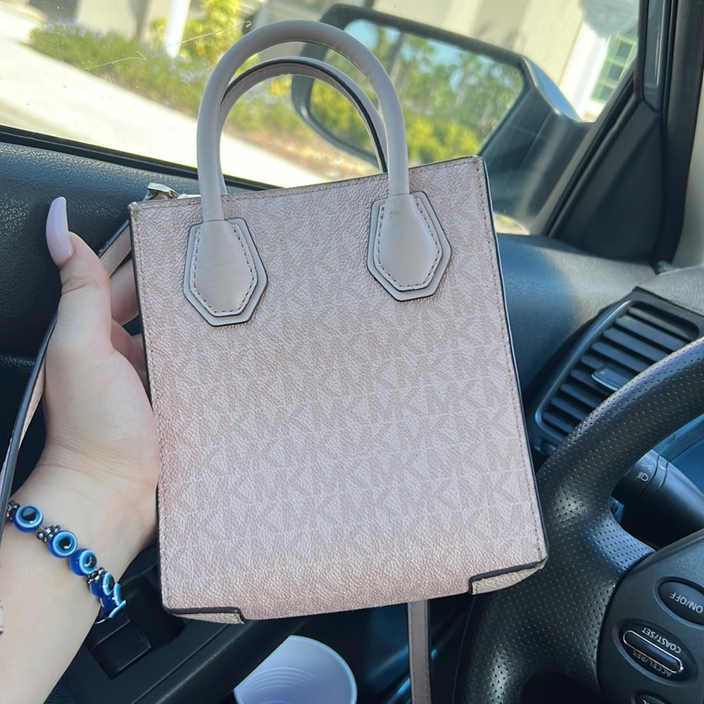 Light pink Mk mini purse - Picture 3 of 7